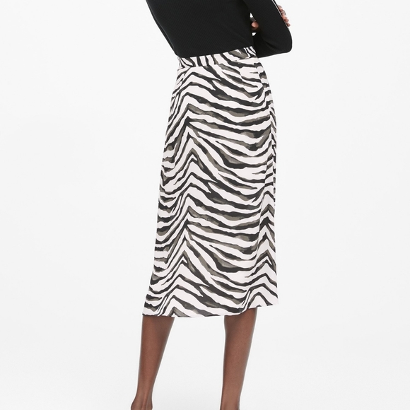 NWT Banana Republic skirt - Picture 2 of 9